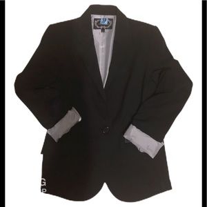 Black Blazer semi lined well made preppy chic